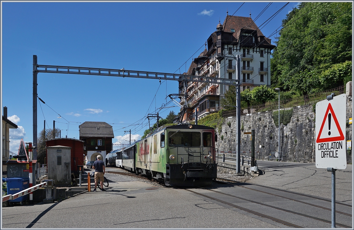 Die MOB GDe 4/4 6006 ist mit einem MOB Panoramic Express auf dem Weg von Zweisimmen nach Montreux bei Chamby unterwegs. 

21. Juni 2020 