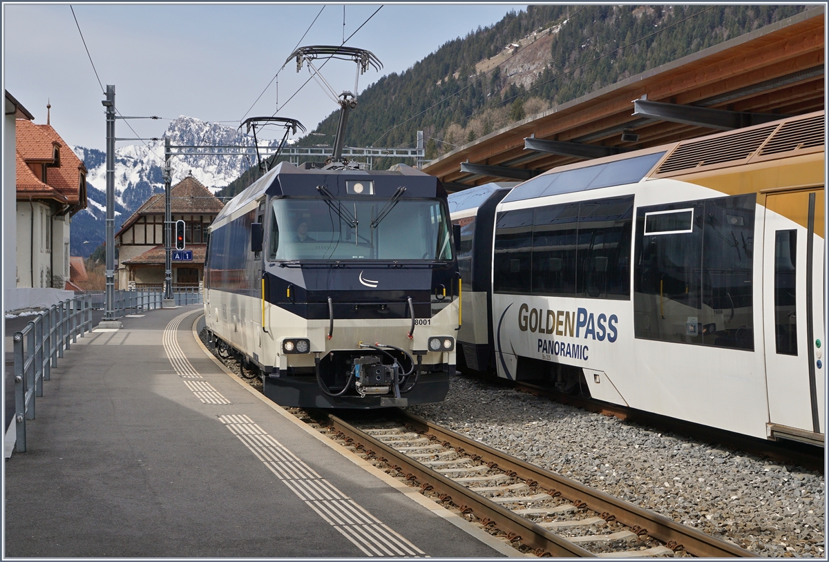 Die MOB Ge 4/4 8001 in Château d'Oex.
2. April 2018