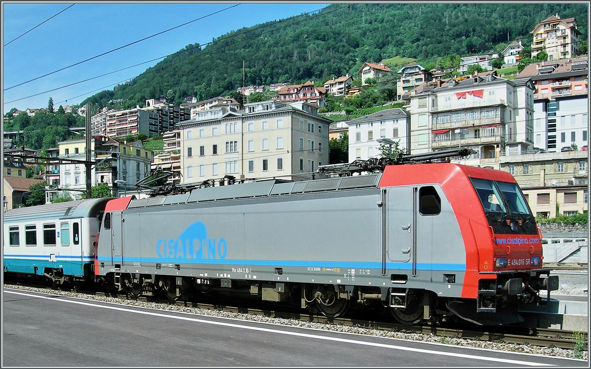 Die Re 484 016 in Montreux.
11. Juli 2006