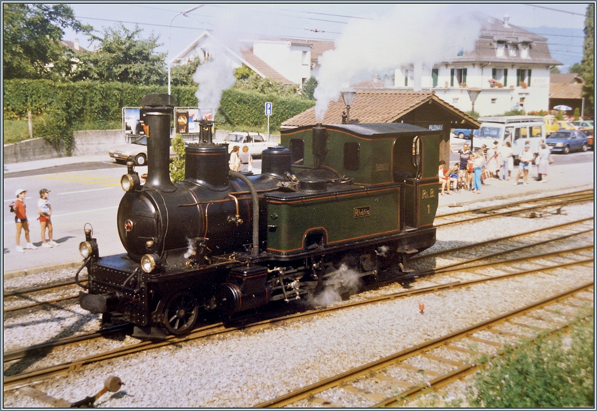 Die RhB G 3/4 N° 1 rangiert in Blonay. Zwischenzeitlich ist die Lok zur RhB zurückgekehrt. 

Analog Bild vom August 1986