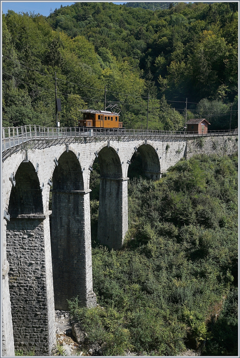 Die RhB Ge 4/4 182 auf dem Baie de Clarens Viadukt zwischen Chamby und Blonay- 

9. Sept. 2019