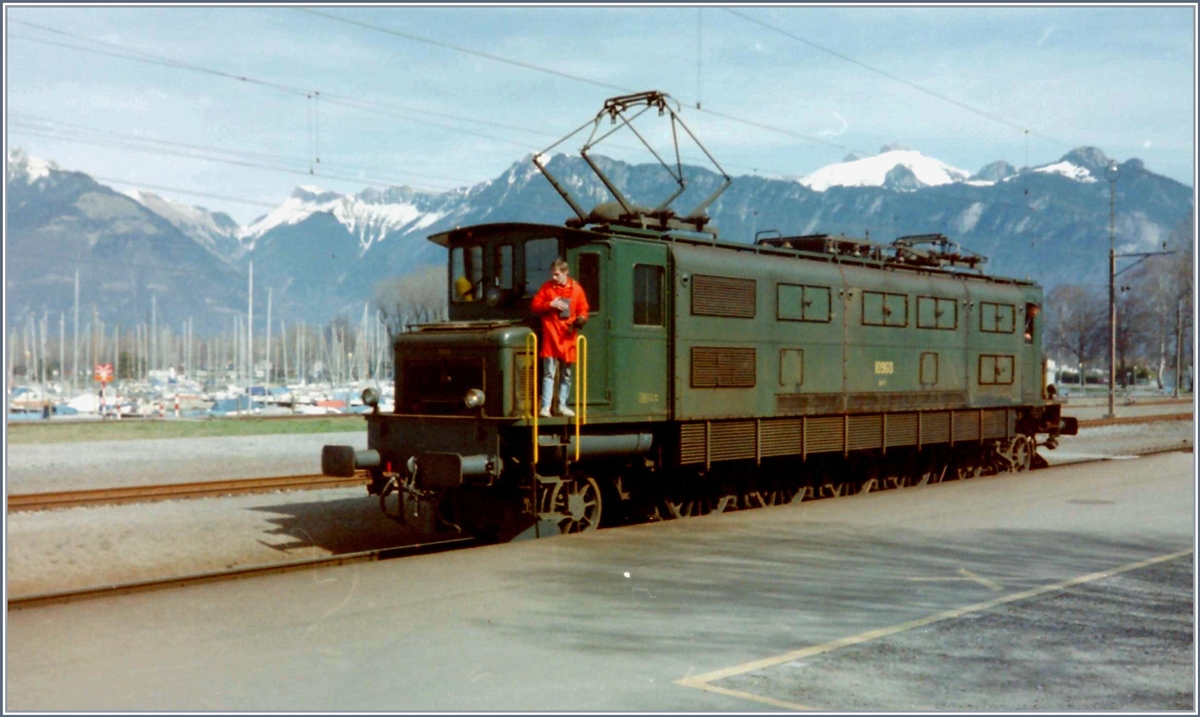 Die SBB Ae 4/7 10650 rangiert in Le Bouveret.
(Analog Bild) 21. Juli 2001