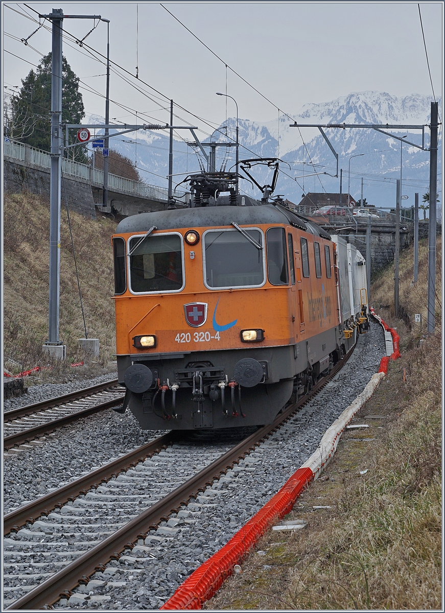 Die  SBB Re 420 320-4 in Villeneuve.
5. Feb. 2018