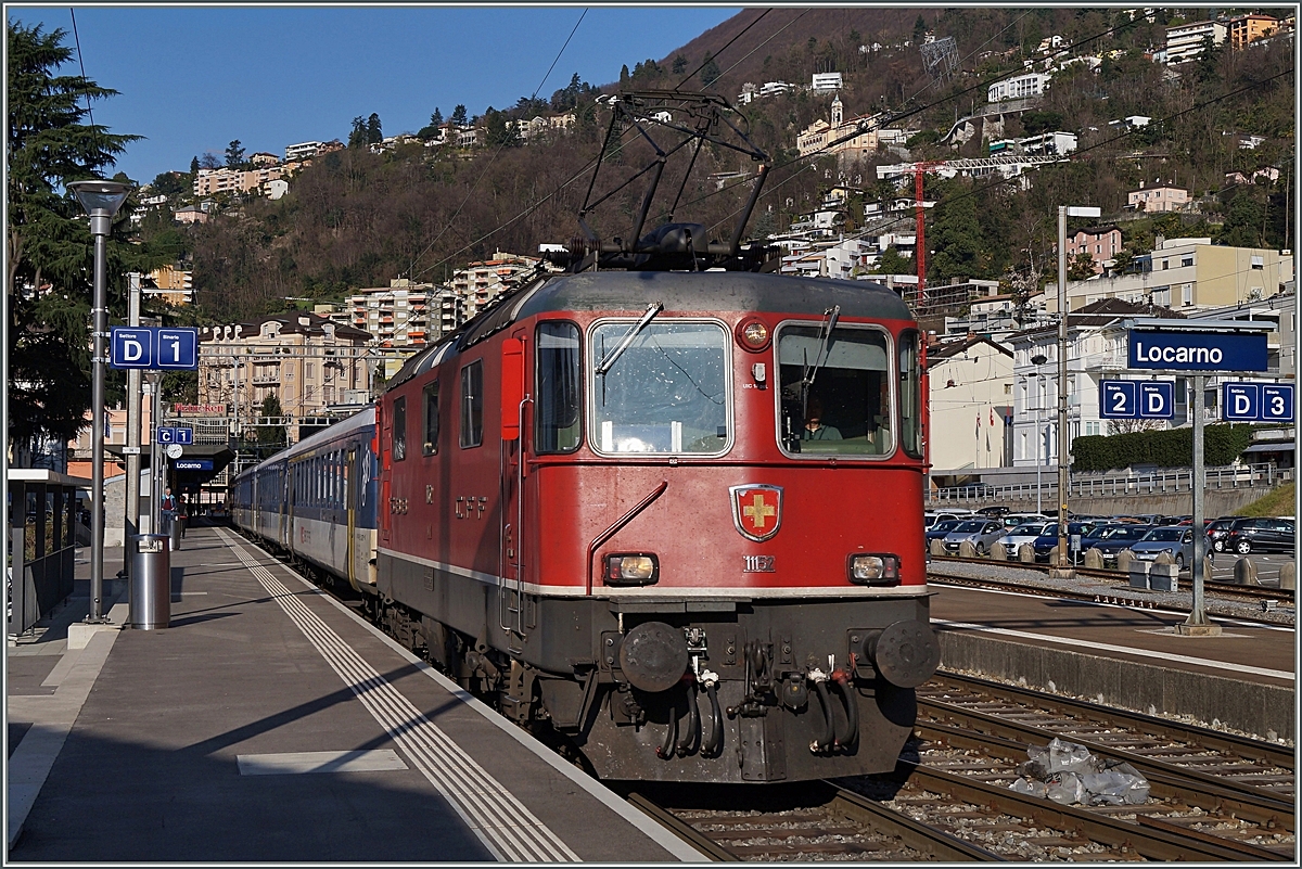 Die SBB Re 4/4 II 11152 im S Bahn Dienst in Locarno.
20. März 2014