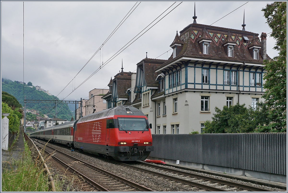 Die SBB Re 460 035-9 verlässt mit einem IR 90 Montreux in Richtung Genève-Aéroport. 

6. Mai 2020