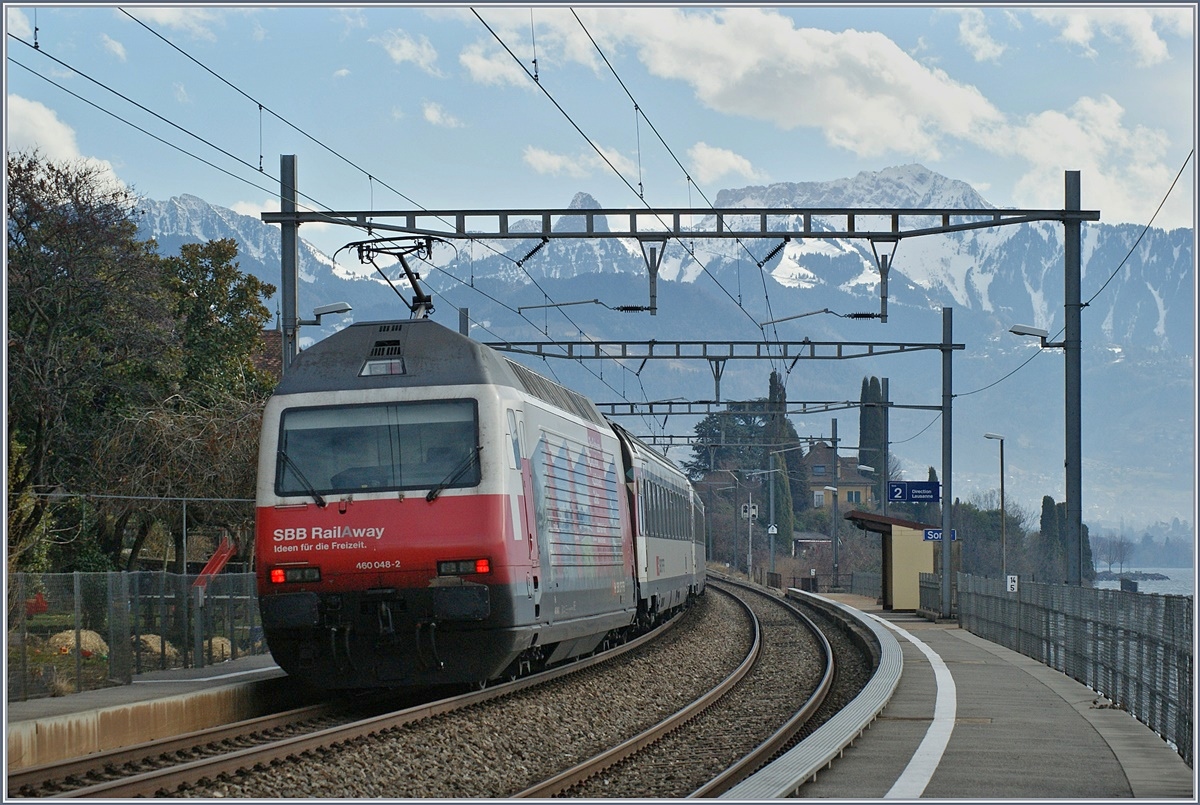 Die SBB Re 460 048-2 mit ihrem IR bei St-Saphorin.
4. März 2017 