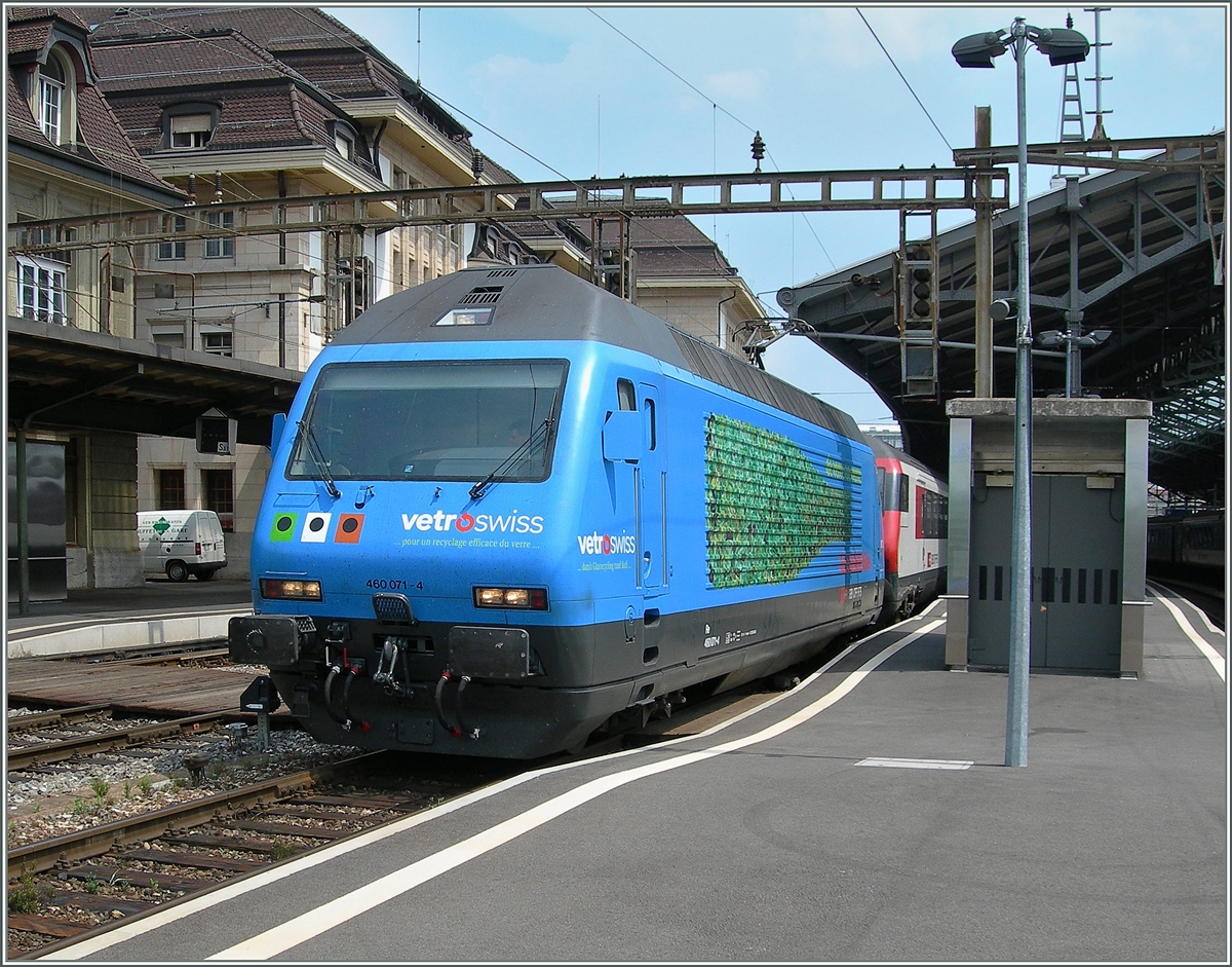 Die SBB Re 460 071-4 (Vetro) in Lausanne.
13. Juli 2006