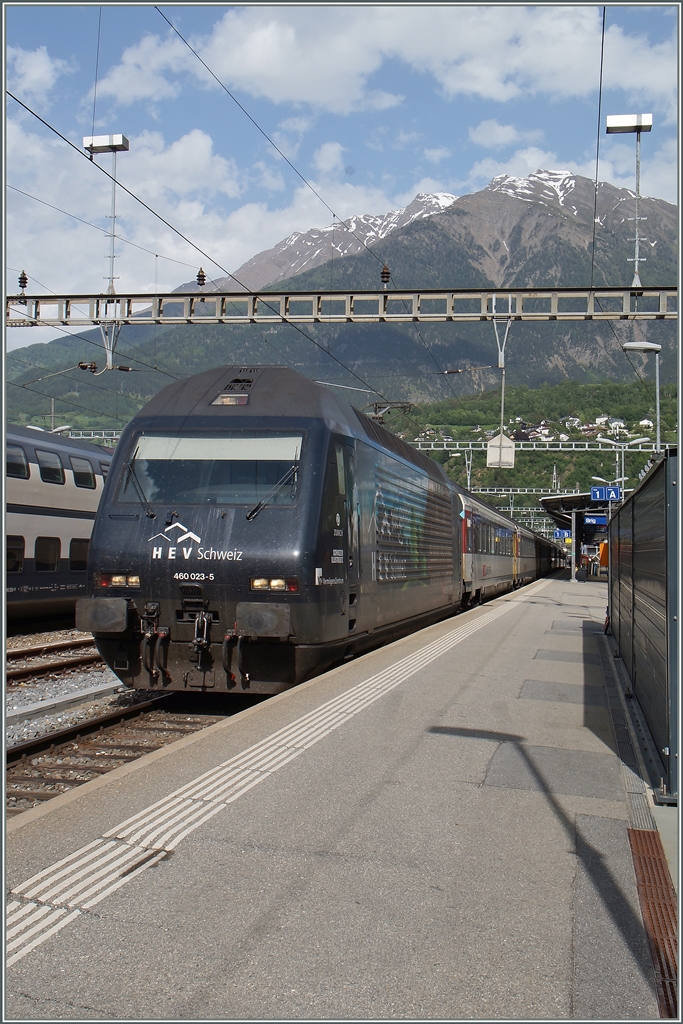 Die SBB Re 460 23-5 in Brig.
13. Mai 2015