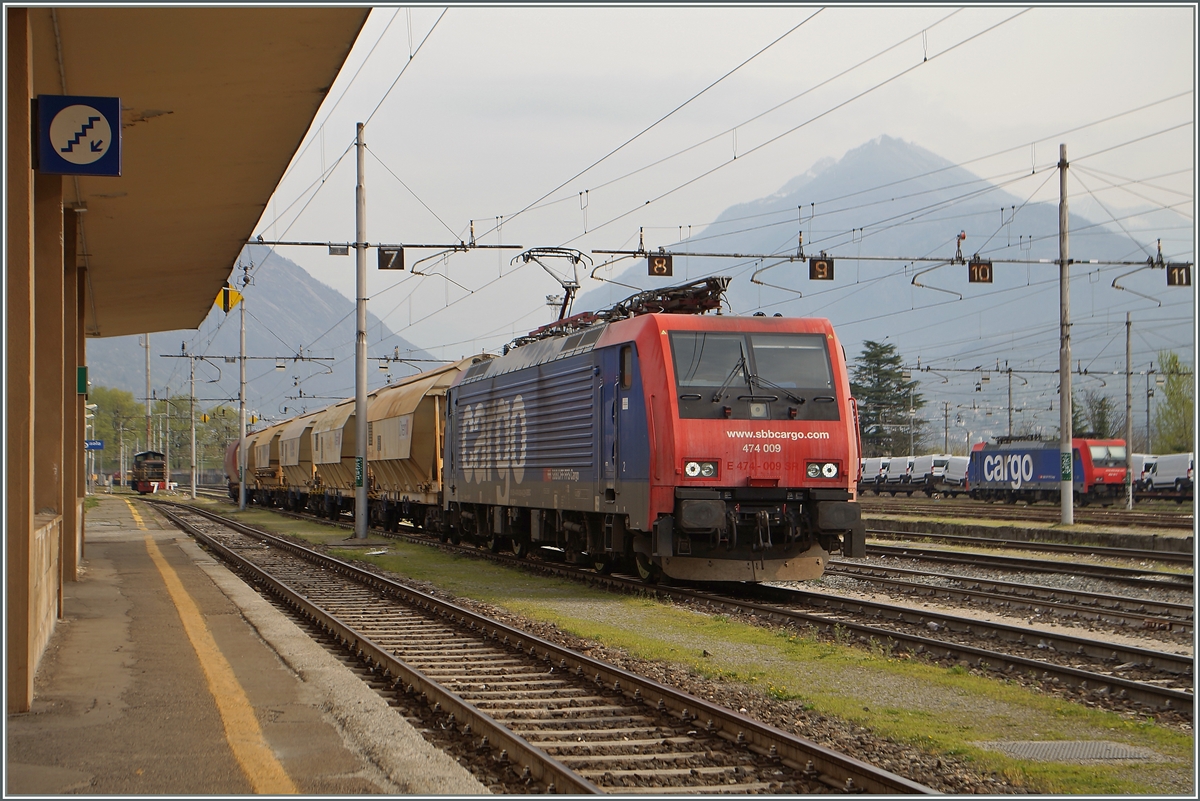 Die SBB Re 474 009 in Domodossola. 11. April 2015