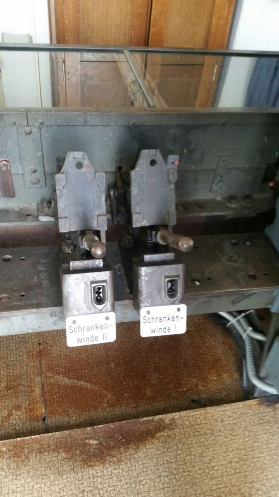 Die Schrankenwinde II + I im Stellwerk Lw in Laucha, während einer Führung zum 9. Unstrutbahnfest am 05.10.2014. (Foto: Karolin Thomas)