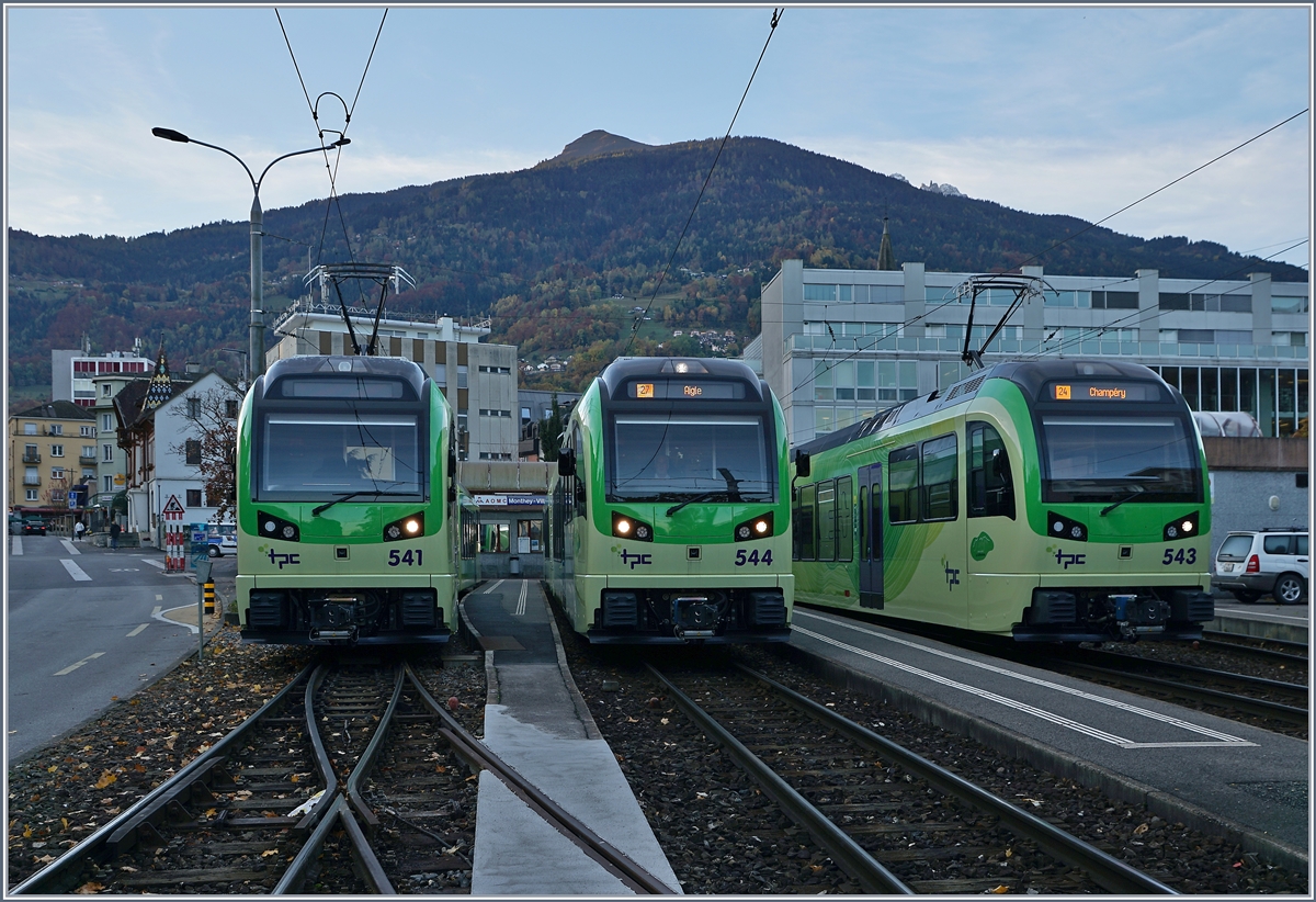 Die TPC Beh 2/6 541, 544 und 543 vertreten in Monthey Ville drei von vier Dents de Midi Gipfel: Cime de l'Est, L'Eperon und La Cathédrale.
28. Okt. 2016