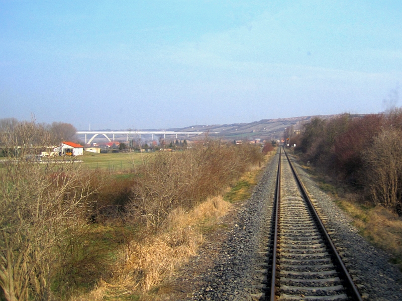 Die Unstrutbahn am 16.03.2015 zwischen Kirchscheidungen und Karsdorf. (Foto: Tobias D�pfner, www.bahnreiseberichte.de)