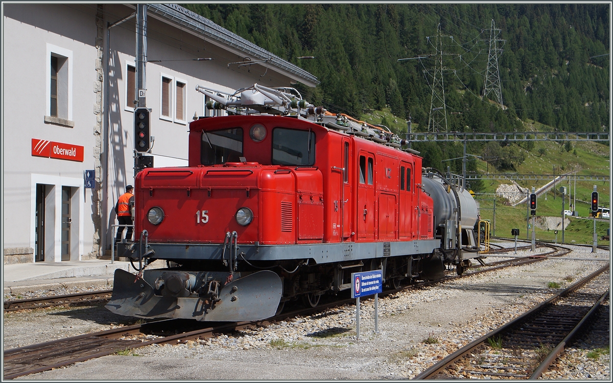 Die VZ HGe 4/4 15 in Oberwald. 
16. Aug. 2014