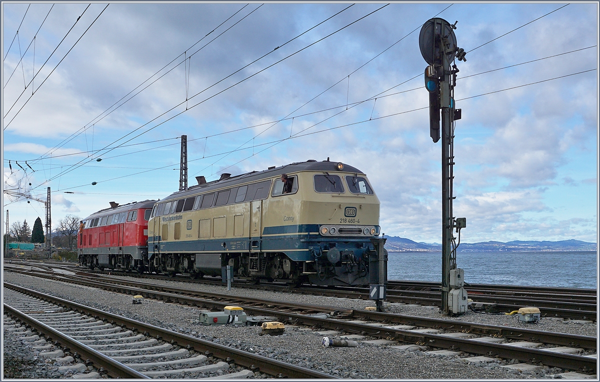 Die Westfrankenbahn 218 460-4 und eine DB 218 warten in Lindau auf eine EC von Zürich, welchen sie dann nach München bringen werden. 

16. März 2019