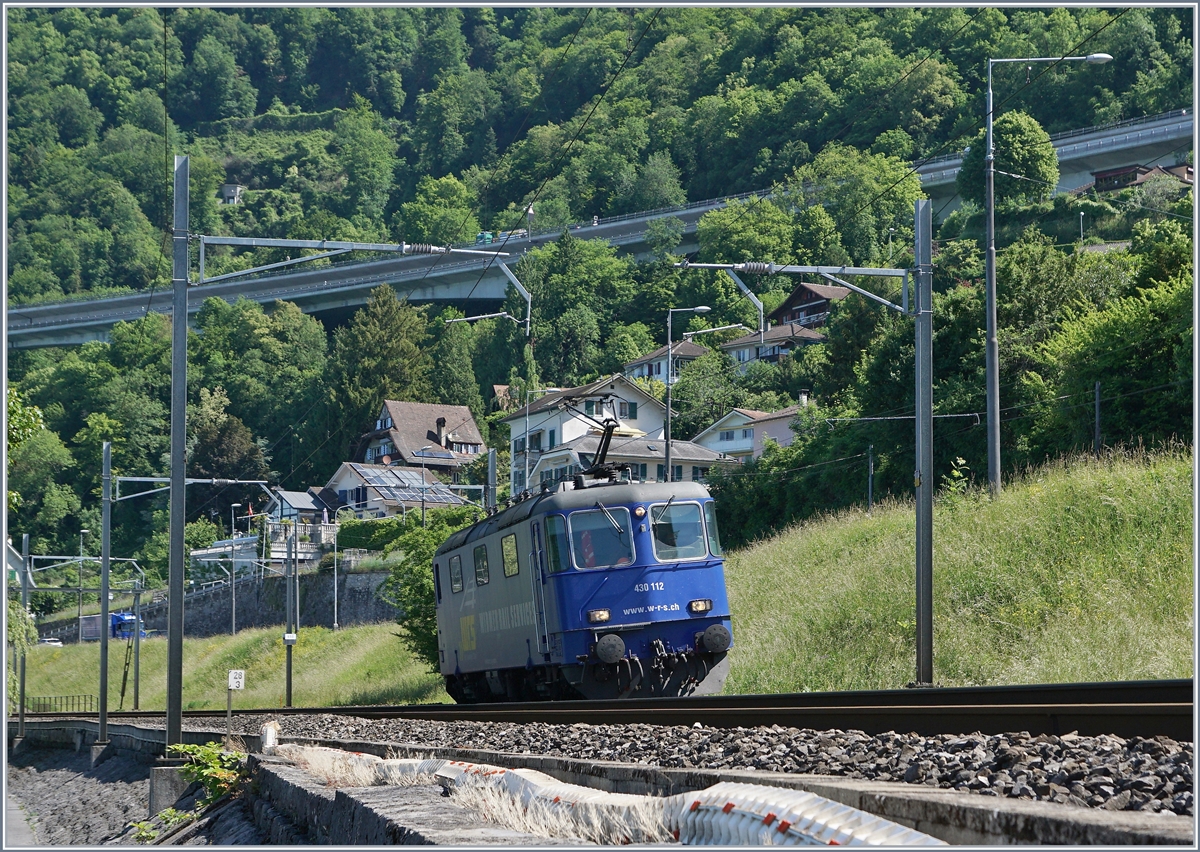 Die WRS Re 430 112 als Lokfahrt unterwegs in Richtung Wallis kurz vor Villeneuve. 25. Mai 2018 