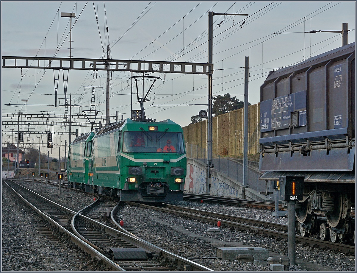 Die zwei BAM MBC Ge 4/4 21 und 22 beim rangieren in Morges.
22. Feb. 2017