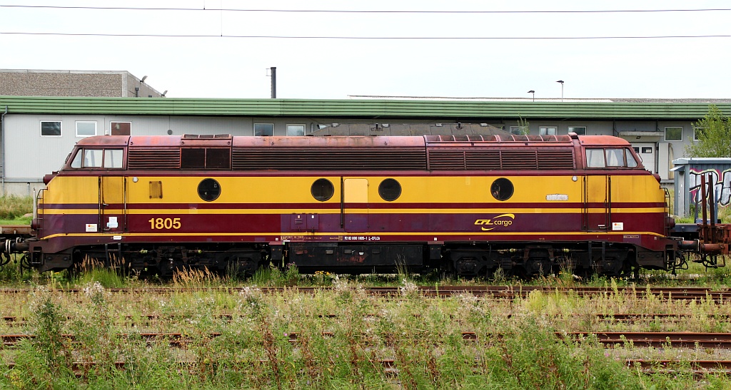 Die zweite Lok die nach Padborg gebracht wurde ist die CFL 1805(92 82 000 1805-1 L-CFLCA, hier die saubere Seite)sie steht zusammen mit einer Schwesterlok in Padborg abgestellt. 31.08.2012