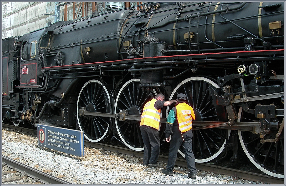 Dies Bild der unausweichlich nur teilbar sichtbaren Lok zeigt zumindest andeutungsweise die Dimension dieses Dampflok-Riesen. 
Morges, den 30 Mai 2009 