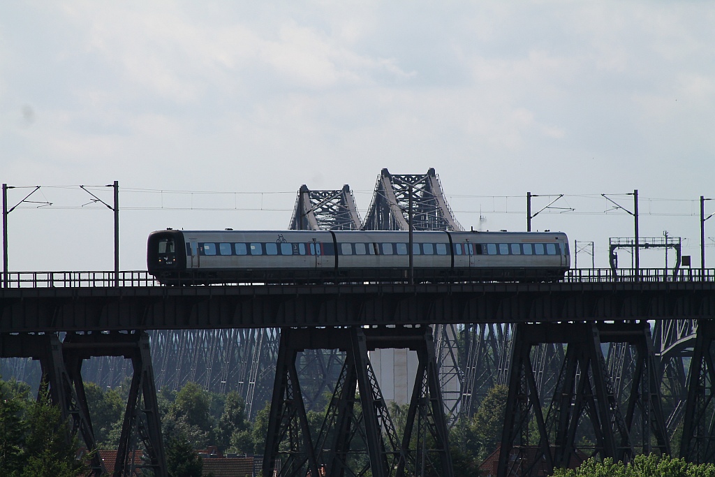 DSB IC3 MF/FF/MFB 50/55/5287 als EC nach Aarhus aufgenommen auf der Rendsburger Hochbrücke am 04.08.2013(Bild 1)