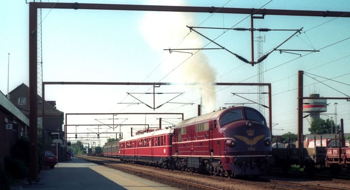 DSB Litra MX 1001 und DB ET 25.015 Pattburg/Padborg 13.07.1997