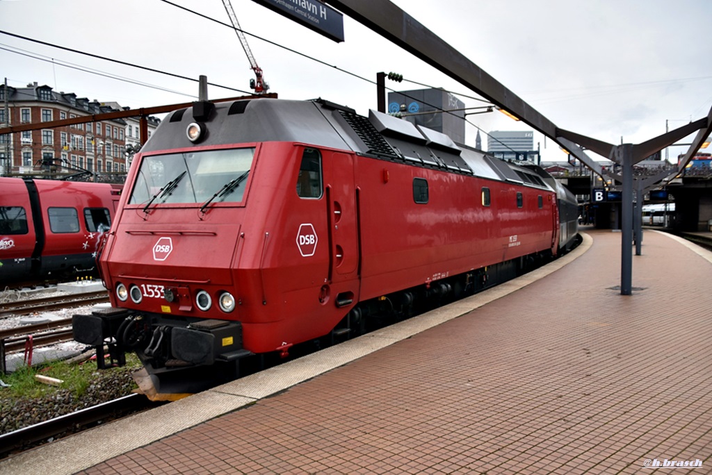 dsb ME 1533 bei der abfahrt mit einen regionalzug von kopenhagen,05.10.17