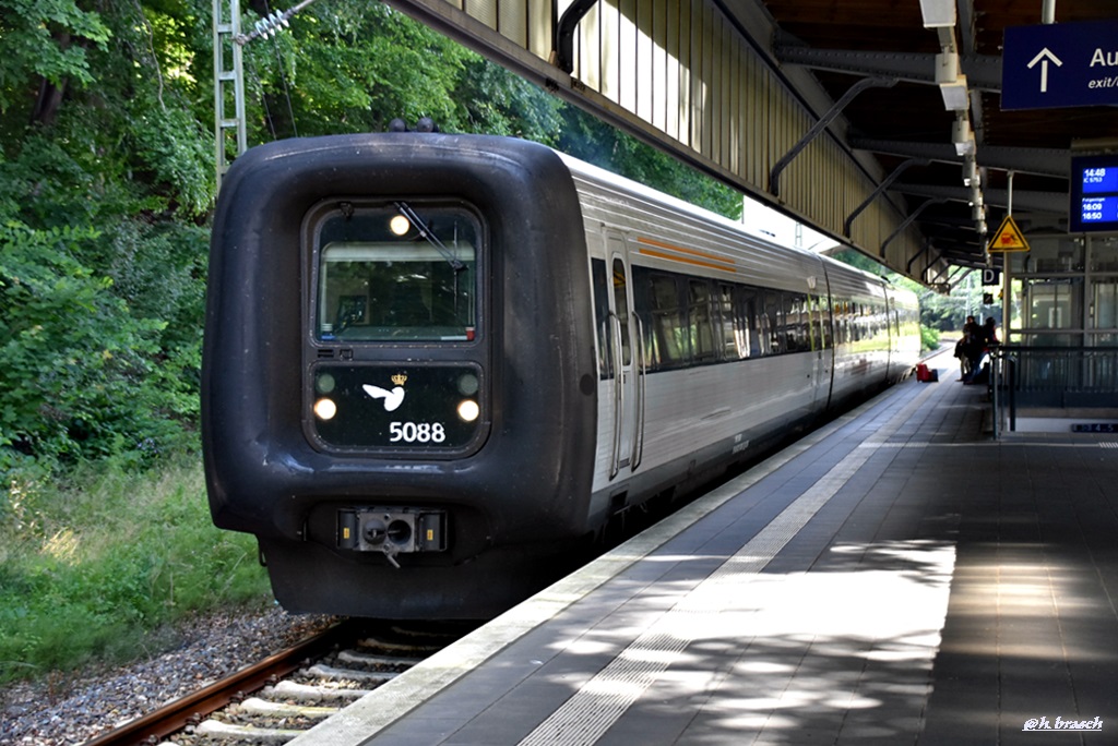 DSB MF 5088 kurz vor der abfahrt von flensburg nach fredericia,08.07.17