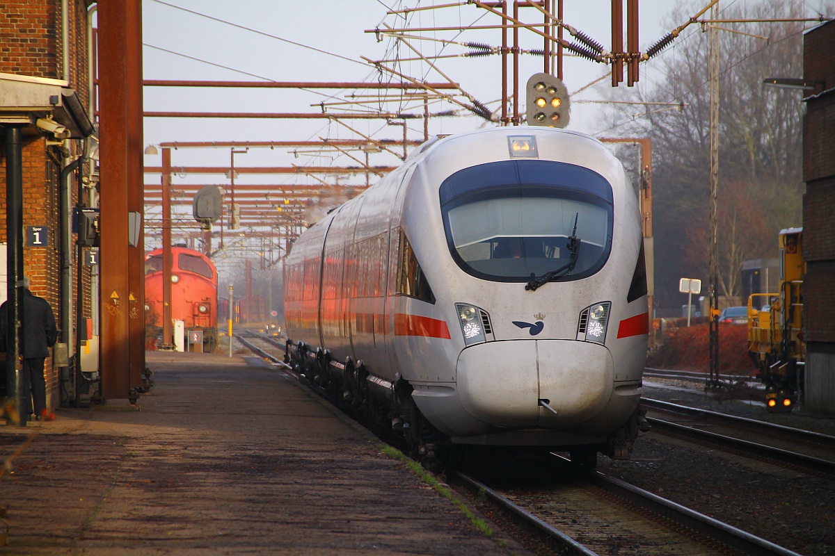 DSB/DB ICE-(T)D 605 019/119/219/519  Tz 5519  hat Einfahrt in den Grenzbahnhof Padborg/DK nächster Halt ist Flensburg Hbf. Padborg 02.12.2013