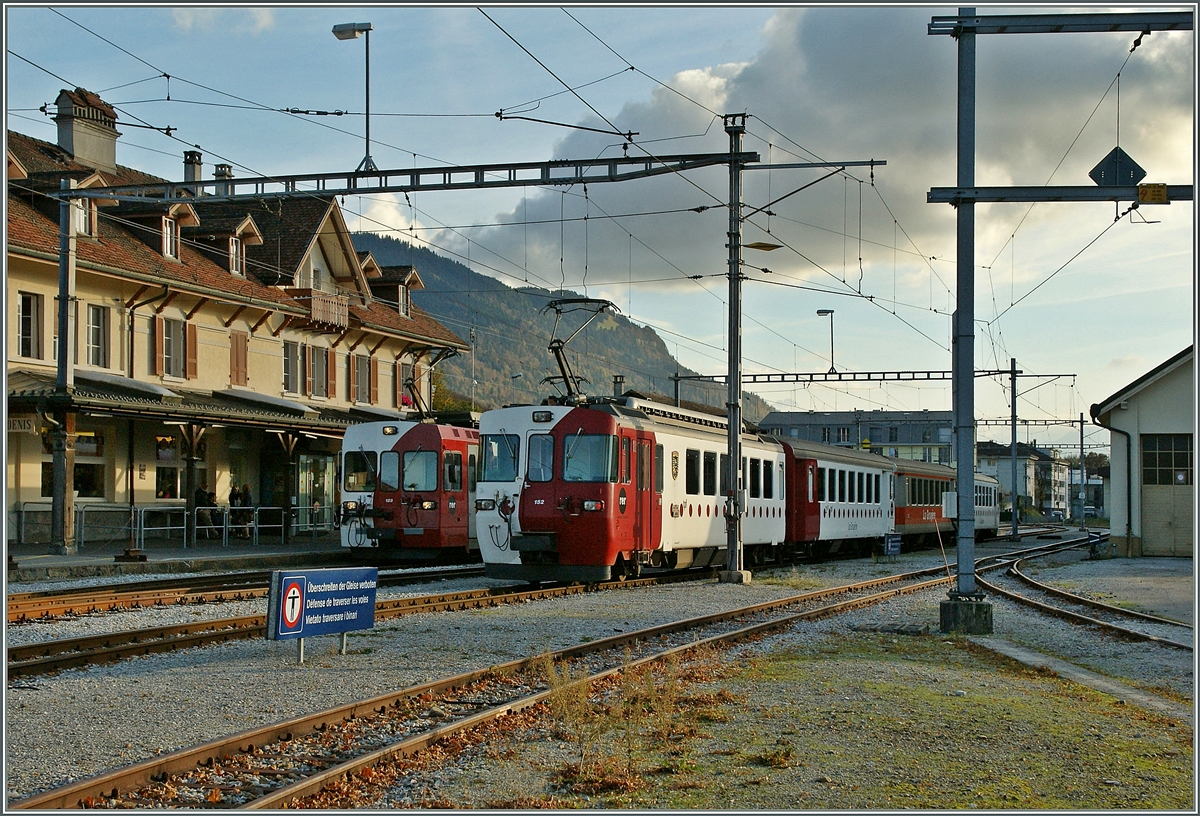 Durch die Einstellung der CEV Strecke Châtel St-Denis - St-Légier wurde der Bahnhof Châtel zum Kopfbahnhof. Die TPF Züge von Palézieux nach Bulle wechseln jeweils in Châtel St-Denis die Fahrtrichtung. 
Nun bestehen konkrete Pläne, in Châtel einen neuen Durchgangsbahnhof zu errichten und das gewonnene Terrain des alten Bahnhofs für Immobilen zu nutzen.
30. Okt. 2013