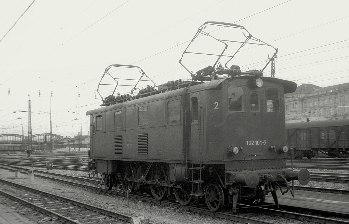 E 32 101/ 132 101-7 München Hbf 17.08.1970 (Scan)