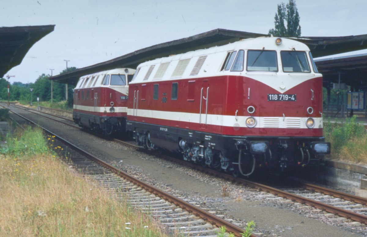 EBS 118 719-4 + 118 757-4 am 15.05.2015 in Zeitz. (Foto:  Blaulichttaxi )