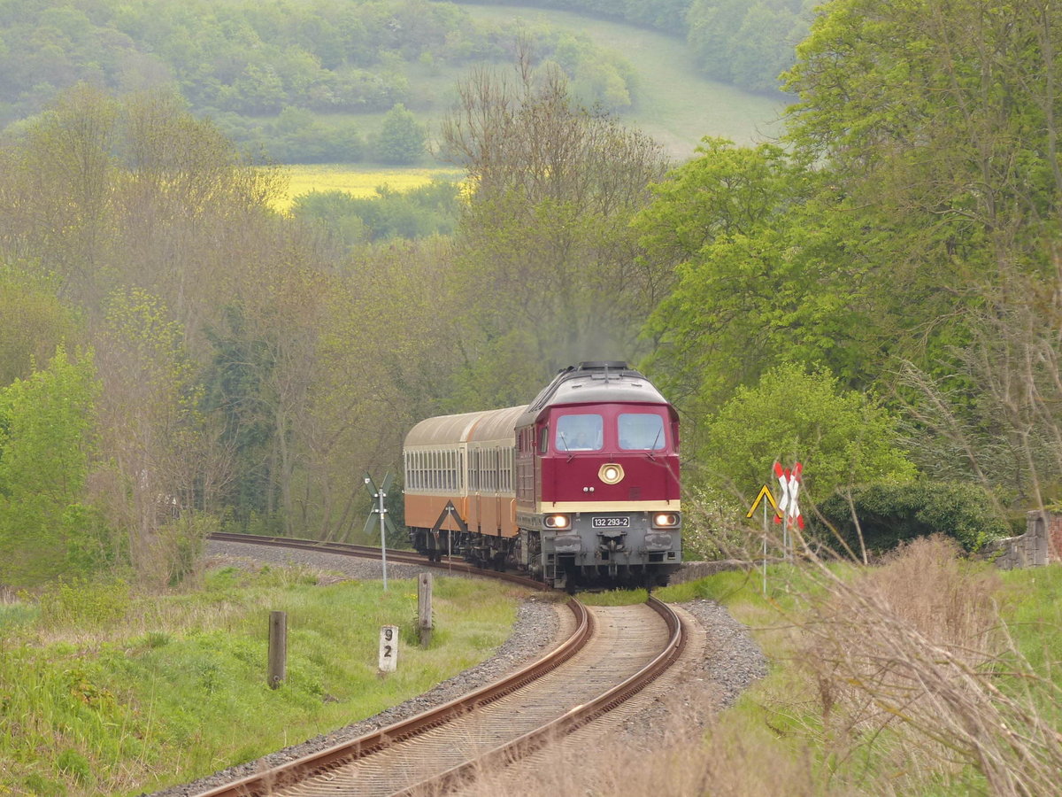 EBS 132 293-2 mit dem DPE 74225  Finne-Unstrut-Xpress  von S�mmerda nach Karsdorf, am 01.05.2019 in Balgst�dt.
