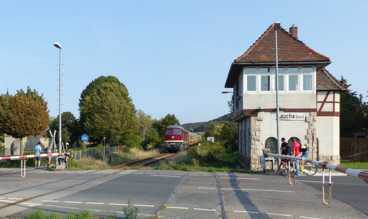 EBS 132 334-4 mit dem DPE 30142  Klassentreffen  von Wei�enfels nach Karsdorf, am 12.09.2020 bei der Ausfahrt in Laucha.