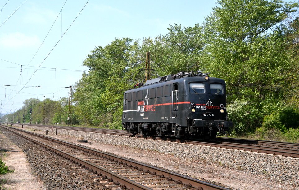 EBS 140 772-5 war am 02.05.2019 in Naumburg unterwegs nach Karsdorf. Ab Naumburg Hbf übernahm die EBS 110 001 die Traktion. (Foto: Thomas Fritzsche)