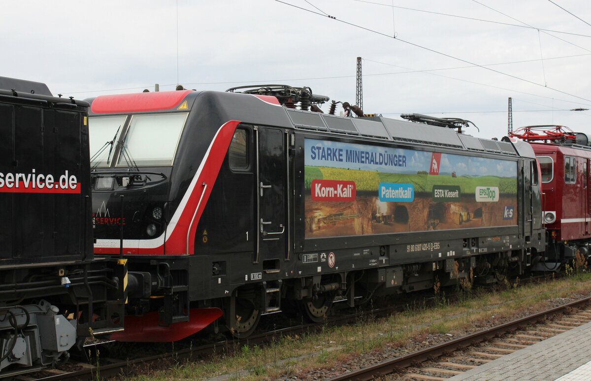 EBS 187 420-5 in einem Lokzug nach Karsdorf, am 16.06.2023 in Naumburg (S) Hbf. 