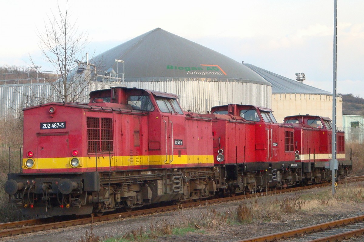 EBS 202 487-5 + 202 057-6 + 201 001-5 am 25.03.2014 in Karsdorf Bbf. (Foto: G�nther G�bel)