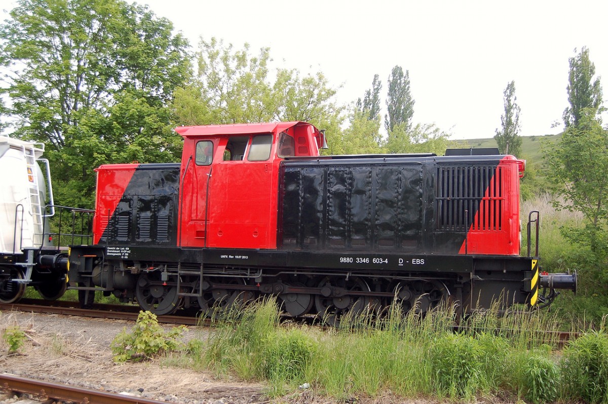 EBS 346 603-4 dr�ckte am 15.05.2014 neue Staubgutwagen aus dem Anschluss der EBS in den Bbf Karsdorf um diese f�r die MEG 221 bereitzustellen. Diese fuhr dann die Wagen in Richtung Gro�korbetha ab. (Foto: dampflok015)