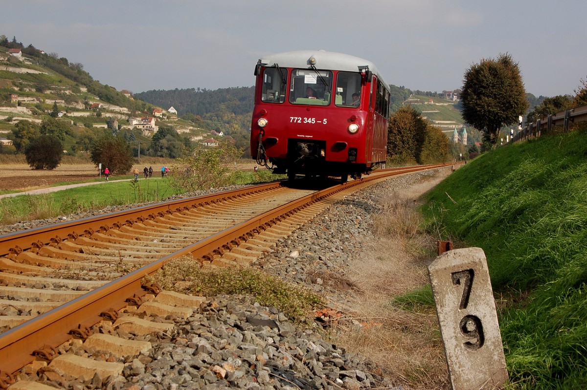 EBS 772 345-5 als DPE 81089 von Naumburg Hbf nach Laucha, am 05.10.2014 bei Balgstädt. (Foto: dampflok015)