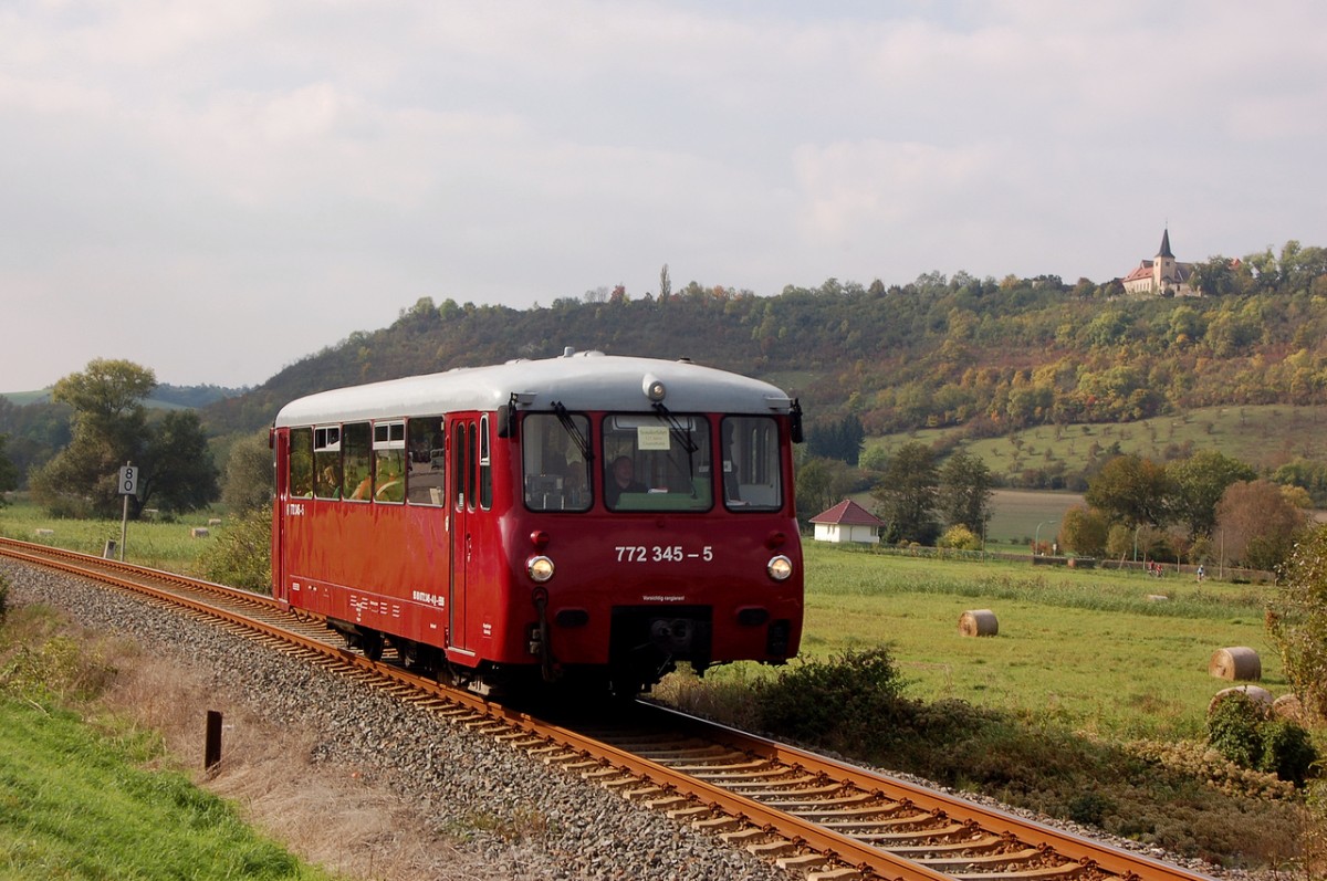 EBS 772 345-5 als DPE 81088 von Laucha nach Naumburg Hbf, am 05.10.2014 bei Balgstädt. (Foto: Dampflok015)