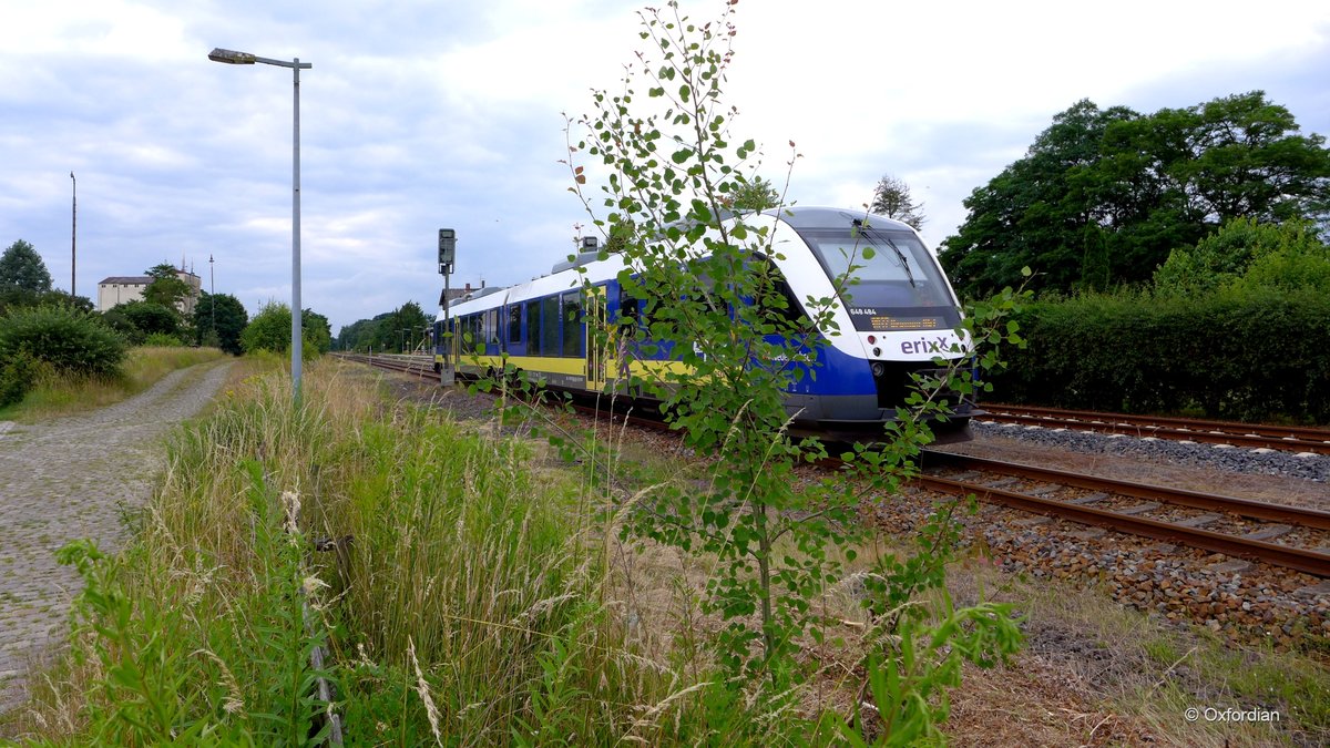 Ebstorf - Einfahrt eines Erixx Heidesprinter in den Bahnhof.