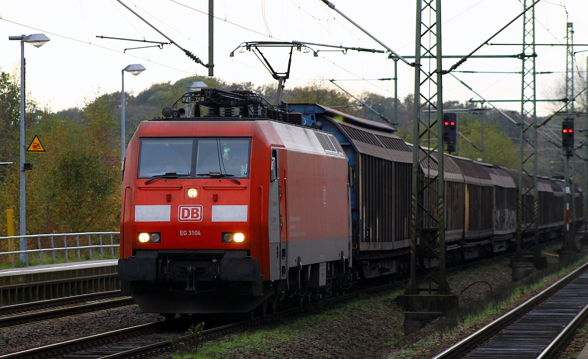 EG 3104 mit ihrem Güterzug durchfährt hier Schleswig Richtung Maschen. 25.10.2014