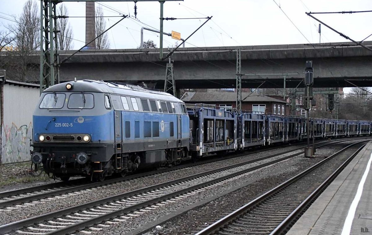 EGP 225 002-5 fuhr mit einen leeren autozug durch hh-harburg,18.03.21