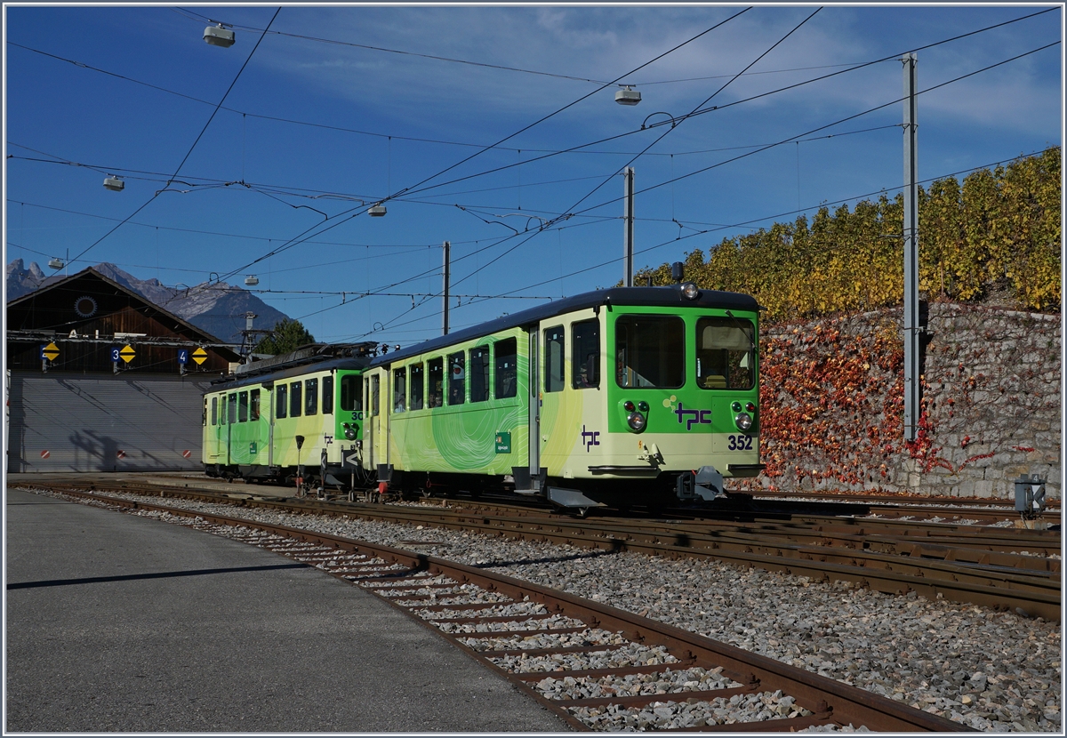 Ein A-L Pendelzug im A-L Dépôt von Aigle. 

28. Okt. 2016