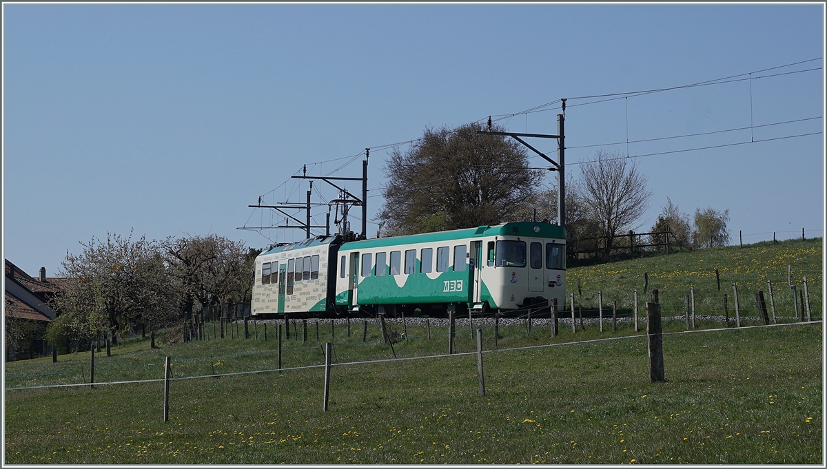 Ein BAM MBC Regionalzug auf der Stichstrecke Apples - l'Isle. 

20. April 2021