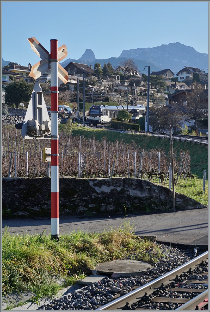 Ein CEV MVR Regionalzug verlässt die ehemalige Station Clies in Richtung Vevey.

7. Jan 2023