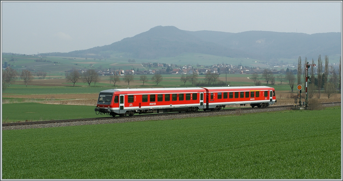 Ein DB VT 628 im Klettgau (CH) bei Wichlingen-Hallau. 

8. April 2010