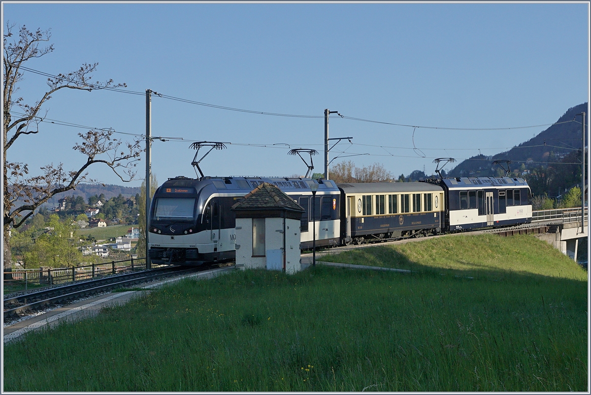 Ein durch Corana arg gekürzter MOB Belle Epoque bei Châtelard VD auf der Fahrt nach Zweisimmen. 

11. April 2020