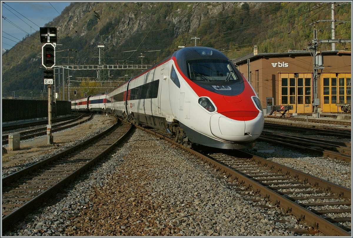 Ein ETR 610 als EC von Milano nach Basel verlsst Brig.
31.10.2013