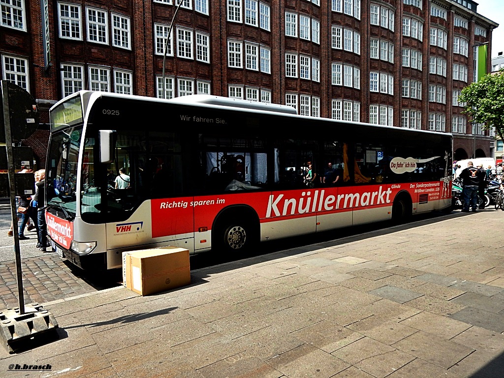 ein MB-citaro der verkehrsbetriebe hamburg holstein,standt bei den harley-days,in der hamburger innenstadt,27.06.15