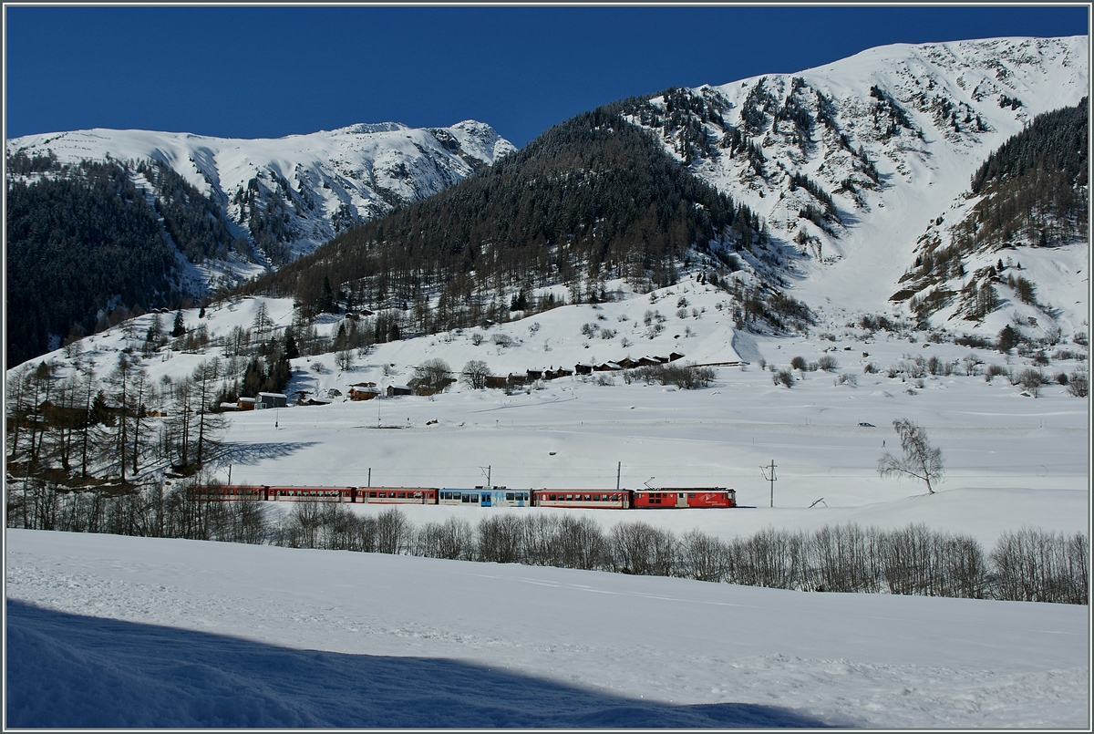 Ein MGB Regionalzug zwischen Reckingen und Münster. 
20. Feb. 2014