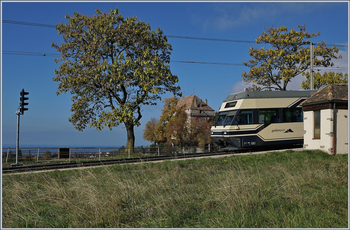 Ein MVR GTW Be 2/6 beim Halt in Châtelard VD. 

27. Okt. 2016